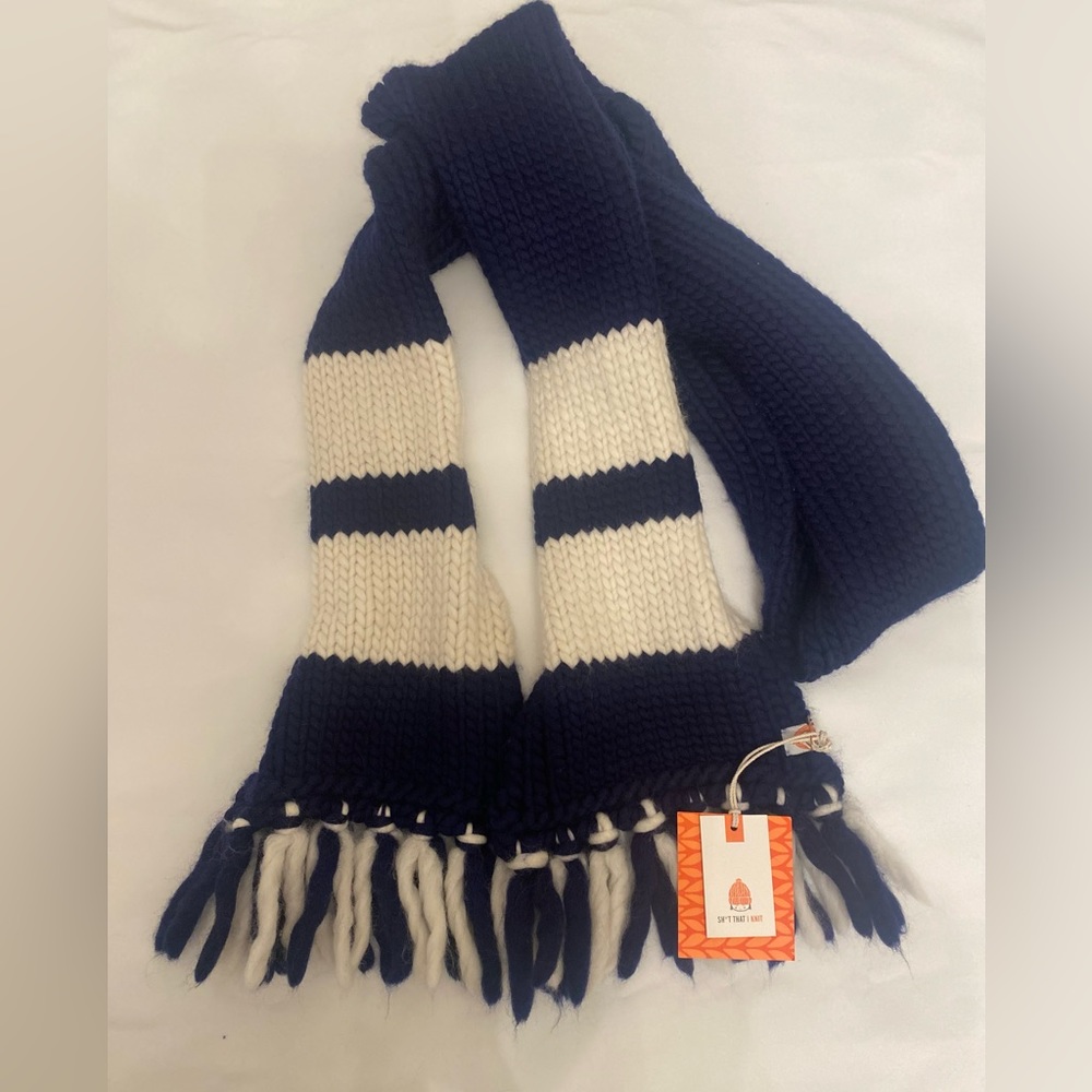 NEW shit that I knit STIK trow-bridge scarf  merino wool chunky knit